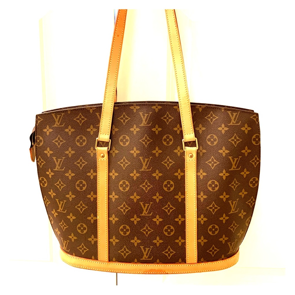 Louis Vuitton Monogram Canvas purse